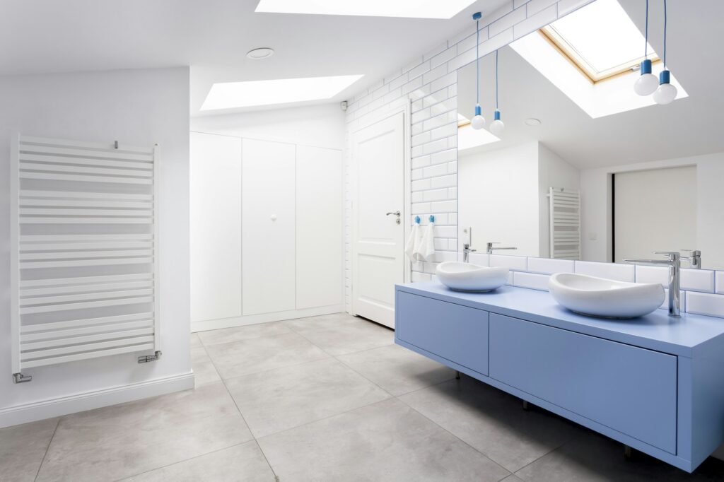 Bathroom with grey floor